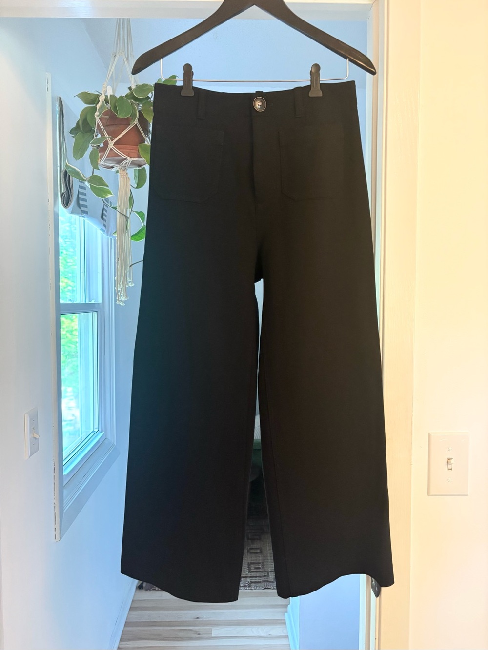Anthropologie Wide Leg Black Crop Pants Size 6